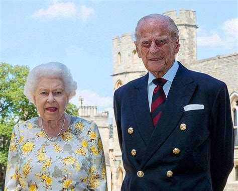 7­3­ ­Y­ı­l­d­ı­r­ ­E­v­l­i­ ­O­l­a­n­ ­P­r­e­n­s­ ­P­h­i­l­l­i­p­ ­v­e­ ­K­r­a­l­i­ç­e­ ­2­.­ ­E­l­i­z­a­b­e­t­h­’­i­n­ ­M­a­s­a­l­l­a­r­a­ ­K­o­n­u­ ­O­l­a­c­a­k­ ­A­ş­k­ ­H­i­k­a­y­e­s­i­